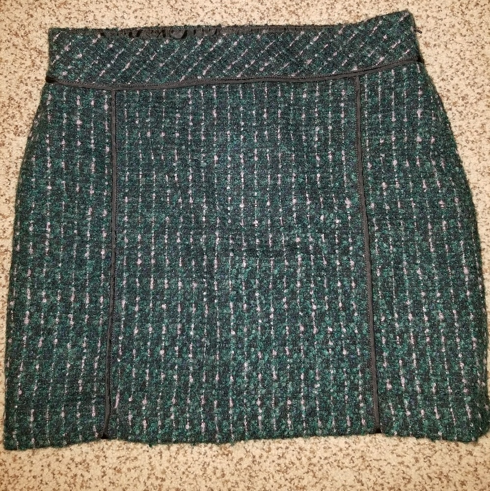 ANN TAYLOR SKIRT SIZE 10 LIKE NEW